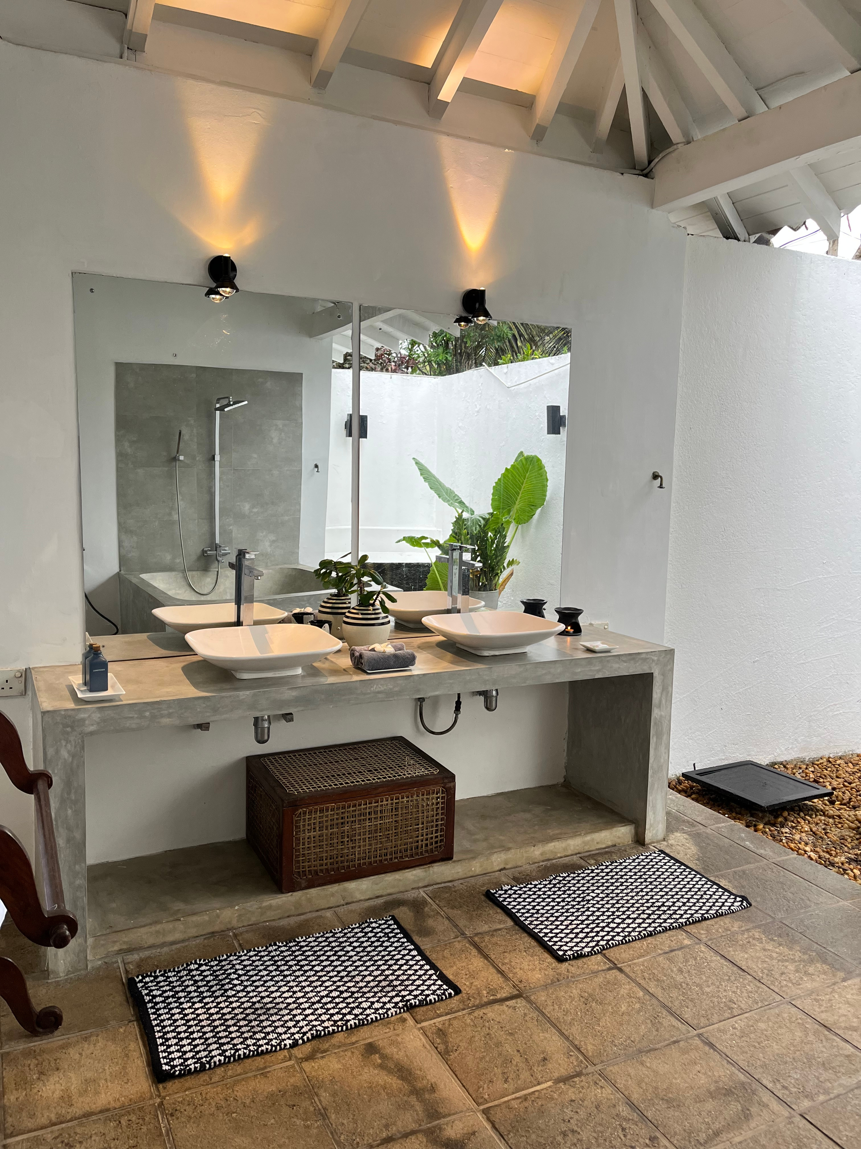 Olanda Beach House - Main bathroom